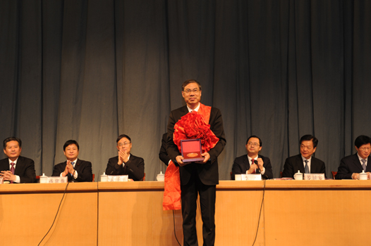 千赢国际在县经济工作会议上获多项荣誉.JPG
